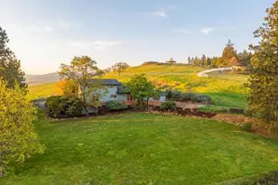 2455 David Ln, Medford, OR 97504 - Photo 2