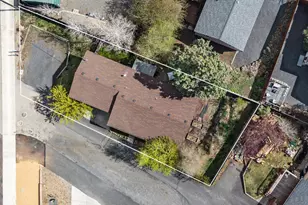 1331 NE Butler Market Rd, Bend, OR 97701 - Photo 2