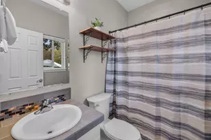 1331 NE Butler Market Rd, Bend, OR 97701 - Photo 16