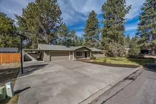 60847 Jasmine Pl, Bend, OR 97702 - Photo 2