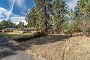 60847 Jasmine Pl, Bend, OR 97702 - Photo 4