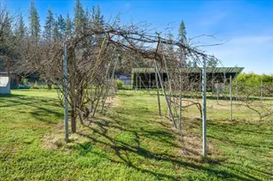 649 Pleasant Valley Rd, Merlin, OR 97532 - Photo 16