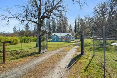 649 Pleasant Valley Road, Merlin, OR 97532 - Photo 2