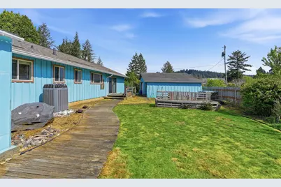 105 W 17th Place, Coquille, OR 97423 - Photo 12