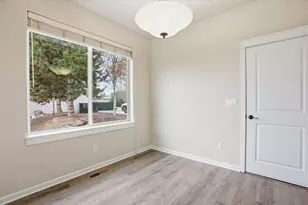 3249 SW 28th St, Redmond, OR 97756 - Photo 12