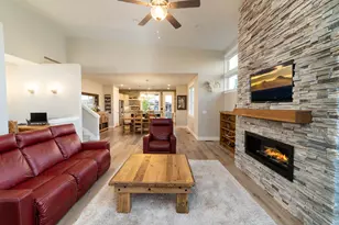 60069 SE Ruby Peak Loop, Bend, OR 97702 - Photo 6