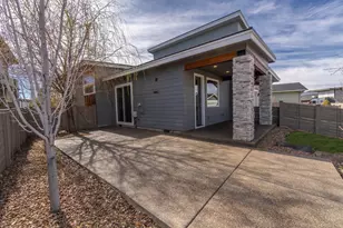 60069 SE Ruby Peak Loop, Bend, OR 97702 - Photo 32