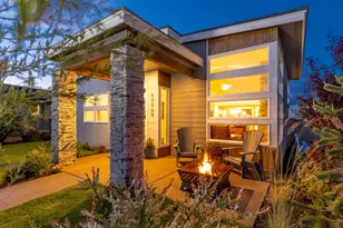 60069 SE Ruby Peak Loop, Bend, OR 97702 - Photo 2