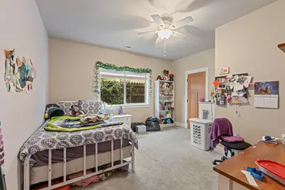 625 Cherry Street, Central Point, OR 97502 - Photo 24