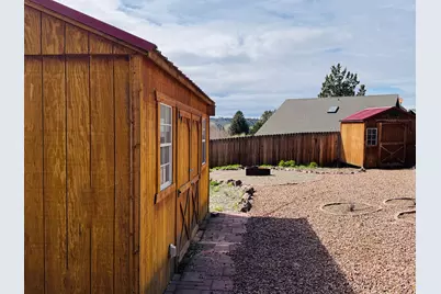 451 SE C Street, Madras, OR 97741 - Photo 8