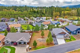 320 Cedar Ridge Dr, Cave Junction, OR 97523 - Photo 1