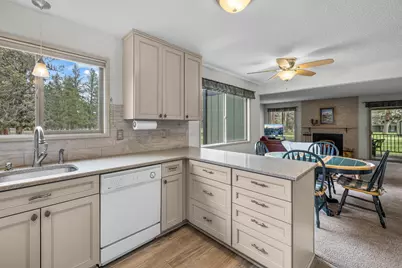 807 E Desperado Trail #101, Sisters, OR 97759 - Photo 4