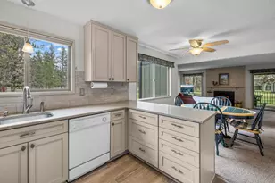 807 E Desperado Trail, Sisters, OR 97759 - Photo 4