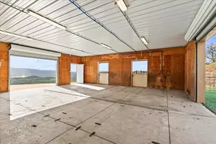 4002 Dry Creek Rd, Medford, OR 97504 - Photo 40