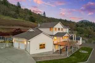 4002 Dry Creek Rd, Medford, OR 97504 - Photo 2