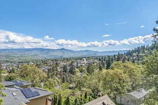 166 Nob Hill St, Ashland, OR 97520 - Photo 38