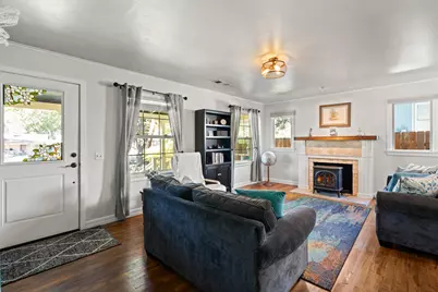 1427 NW Washington Boulevard, Grants Pass, OR 97526 - Photo 6