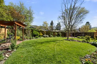 1427 NW Washington Boulevard, Grants Pass, OR 97526 - Photo 28