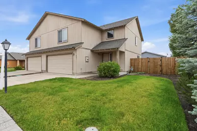 901 SE Kierra Place, Madras, OR 97741 - Photo 1