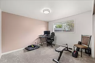 413 Emerald Cir, Medford, OR 97501 - Photo 18