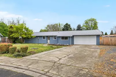 413 Emerald Circle, Medford, OR 97501 - Photo 2