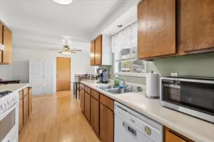 413 Emerald Cir, Medford, OR 97501 - Photo 6