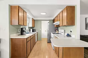 413 Emerald Cir, Medford, OR 97501 - Photo 8