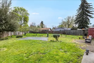 413 Emerald Cir, Medford, OR 97501 - Photo 24