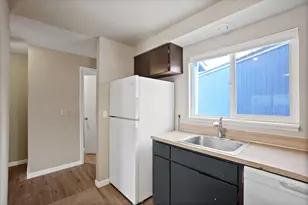 2011 NE Neil Way, Bend, OR 97701 - Photo 22