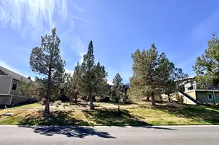 2429 SW Valleyview Dr, Redmond, OR 97756 - Photo 1