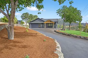 4691 Cherry Ln, Medford, OR 97504 - Photo 26