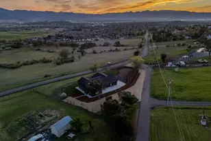 4691 Cherry Ln, Medford, OR 97504 - Photo 52