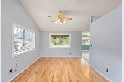 850 Forest Glen Drive, Central Point, OR 97502 - Photo 8