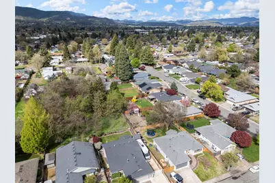 850 Forest Glen Drive, Central Point, OR 97502 - Photo 36