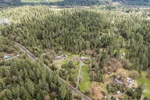 9650 W Evans Creek Rd, Rogue River, OR 97537 - Photo 10