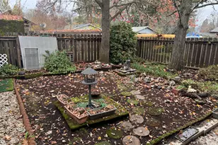 225 SW Westholm Ave, Grants Pass, OR 97526 - Photo 12