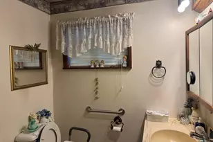 225 SW Westholm Ave, Grants Pass, OR 97526 - Photo 18