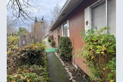 225 SW Westholm Avenue, Grants Pass, OR 97526 - Photo 20