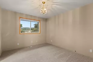 2495 NW Loma Vista Dr, Roseburg, OR 97471 - Photo 34