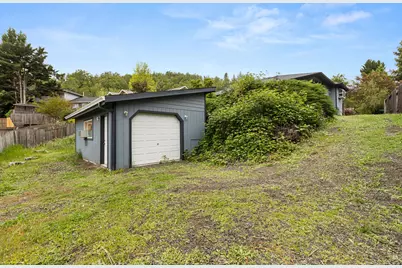 2495 NW Loma Vista Drive, Roseburg, OR 97471 - Photo 54