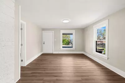 603 W 2nd Street, Medford, OR 97501 - Photo 2