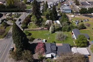 1290 Fruitdale Dr, Grants Pass, OR 97527 - Photo 2