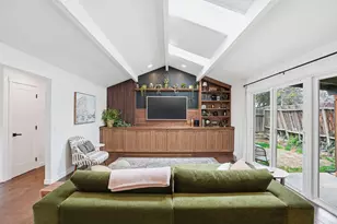 365 SE 5th St, Bend, OR 97702 - Photo 6