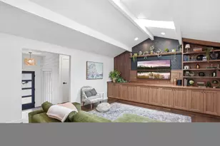 365 SE 5th St, Bend, OR 97702 - Photo 8