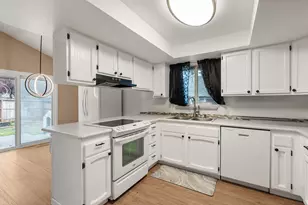 317 Highland Dr, Medford, OR 97504 - Photo 12