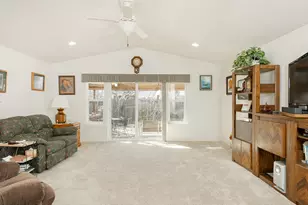 1150 Angler Ln, Grants Pass, OR 97527 - Photo 4