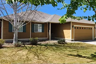 2695 NE 9th St, Redmond, OR 97756 - Photo 2