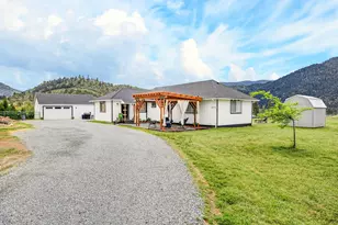 2315 NE Foothill Blvd, Grants Pass, OR 97526 - Photo 4