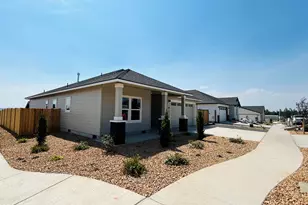 3822 SW Antelope Way, Redmond, OR 97756 - Photo 2