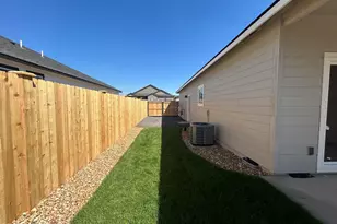3822 SW Antelope Way, Redmond, OR 97756 - Photo 16